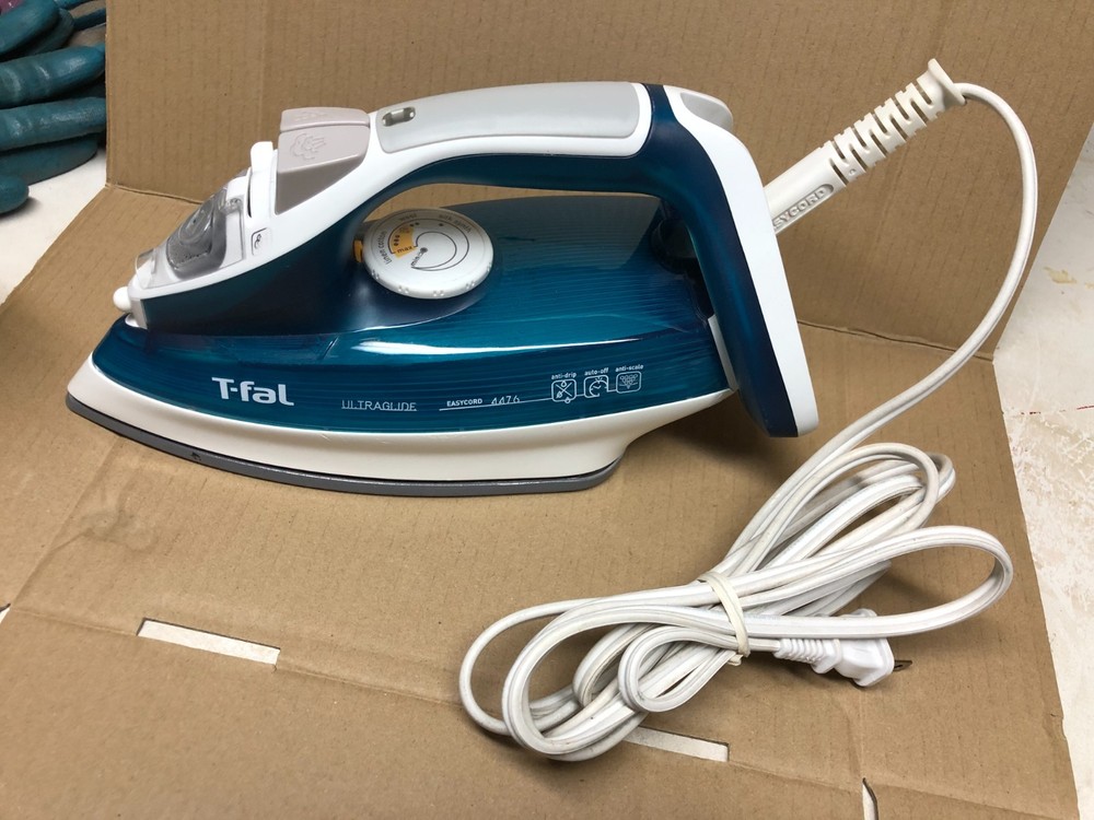 T-fal Ultraglide 1700W Iron FV4476 with Durilium Nonstick Coating T-fal Ultraglide 1700W Iron FV4476 with Durilium Nonstick Coating