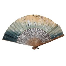 Éventail ancien décor grues & fleurs – bois ajouré peint main – style asiatique