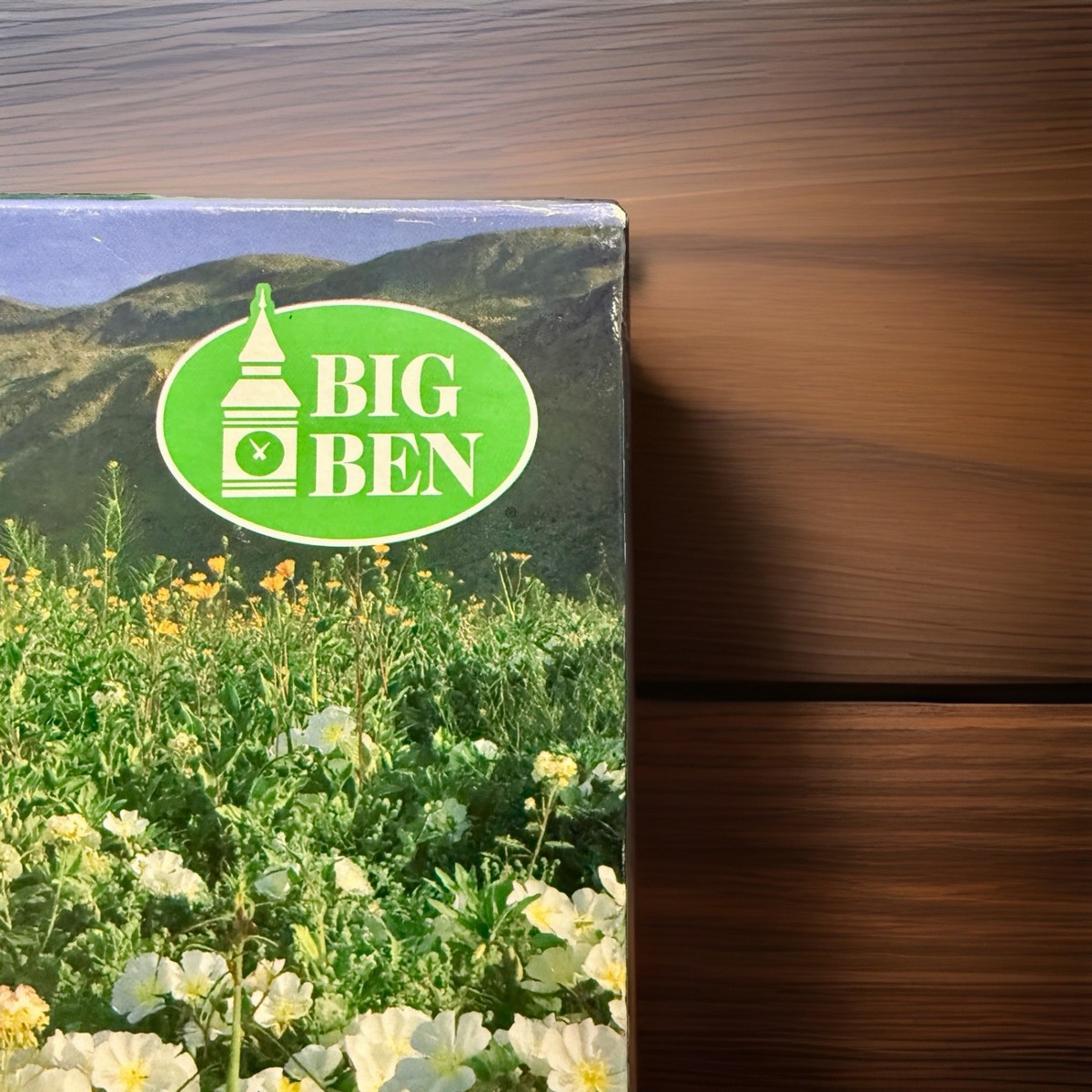 MB Big Ben 1000 Piece Jigsaw Puzzle White Wildflowers Field