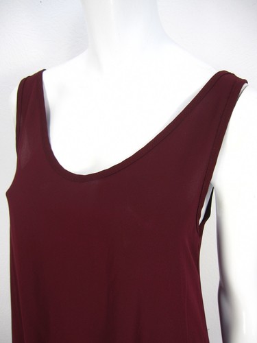 Blusa Top Sin Mangas Cuello Redondo Pisadas Pintadas Talla XS Roja Alta Baja - Imagen 6 de 15