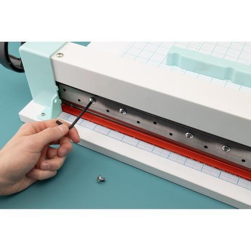We R Makers Cinch Paper Stack Cutter - Picture 2 of 8