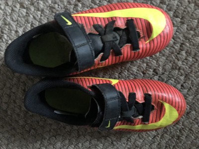 nike velcro astro trainers