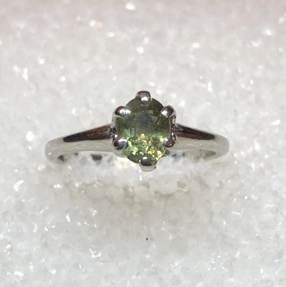 Сертифицированное кольцо из 10-каратного белого золота с натуральным александритом 0,67 карата - Изображение 4 из 4
