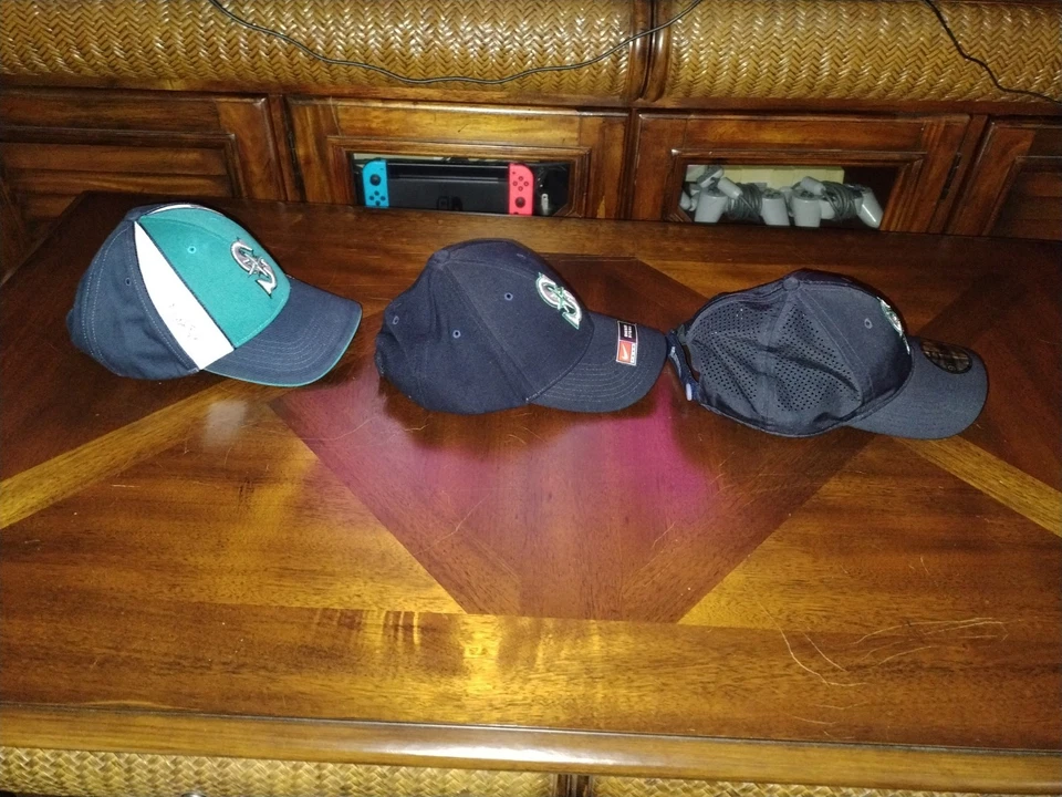 Seattle Mariners Baseball Hats, Lot Of 3 Collection, 1 Hat Signed, Very Good Con - Image 3 of 4
