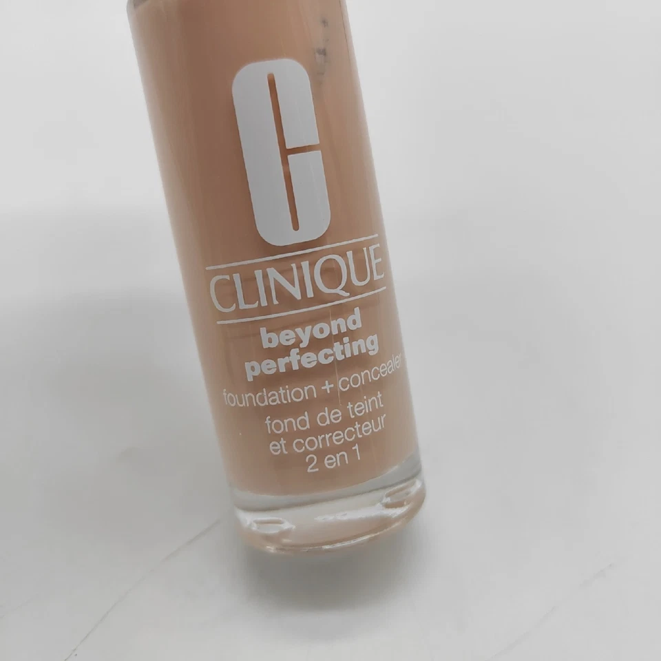 Clinique Foundation Make up Beyond Perfecting Hochdeckende Deckkraft langanhalte - Bild 4 von 4