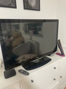 Philips Fernseher 40 Zoll mit Standfuss Ambienten TV Fernseher
