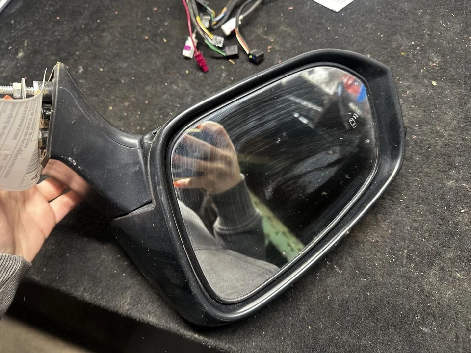 Driver Side View Mirror Turn Signal Without Camera Fits 21-24 VENZA 2054552 Foto 2 de 3