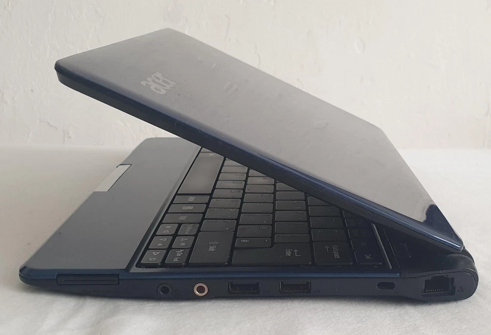 Windows XP Laptop small slim 2GB Ram 250GB HDD Celeron 1.30GHz Webcam HDMi - Image 2 of 3