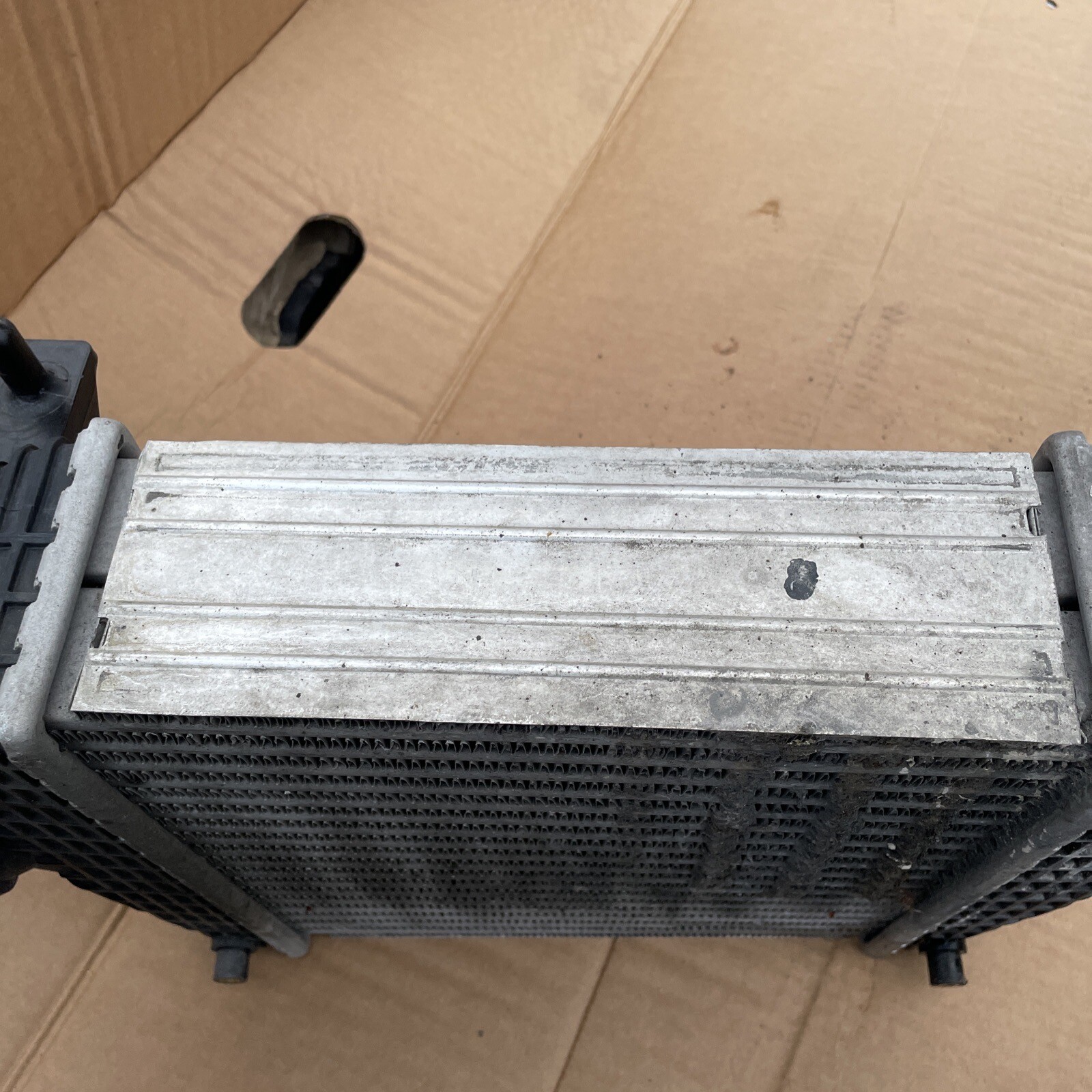 MASERATI GHIBLI INTERCOOLER LEFT DRIVER 2014 2015 2016 2017 2018 2019 2020 OEM