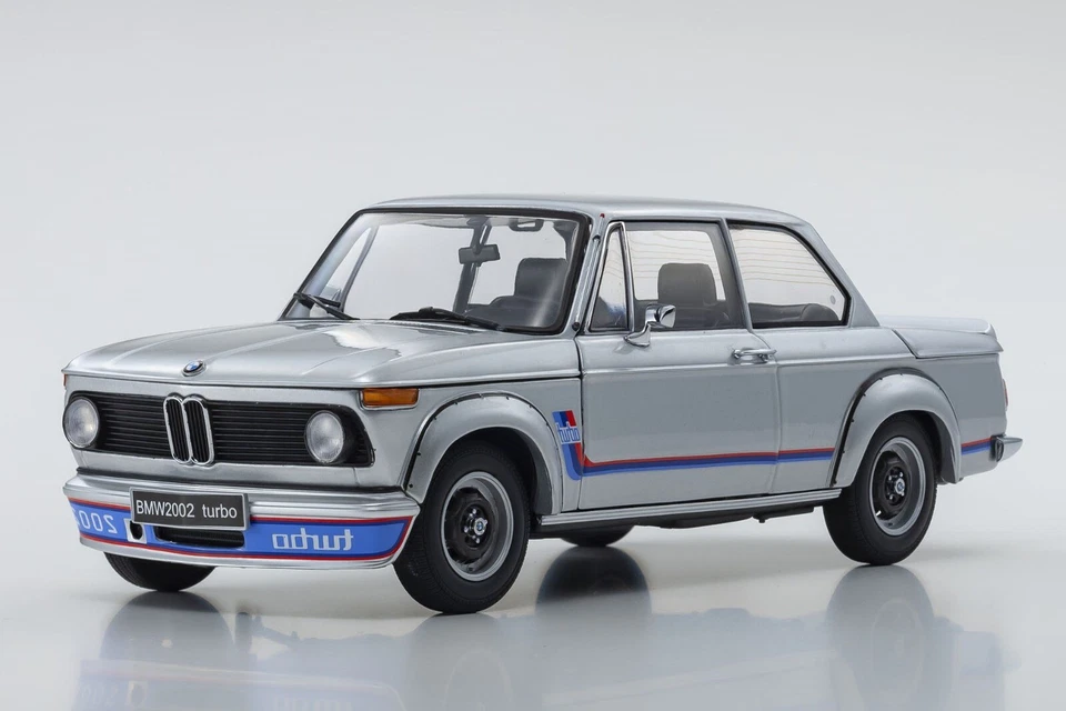 KYOSHO 1/18 Diecast - BMW 2002 Turbo 1974 Silver or White - Immagine 4 di 4