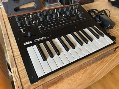 Korg Monologue Synthesizer + Netzteil