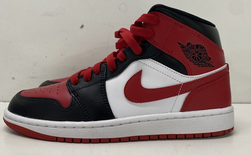 Nike Air Jordan 1 Mid Chicago Gym Red Black White Women's Size 8