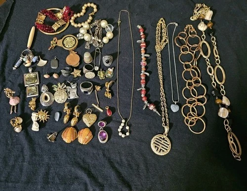 vintage costume jewelry lot wearable Lot 1