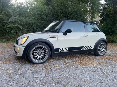 Mini R50 Cooper - Image 1 of 4