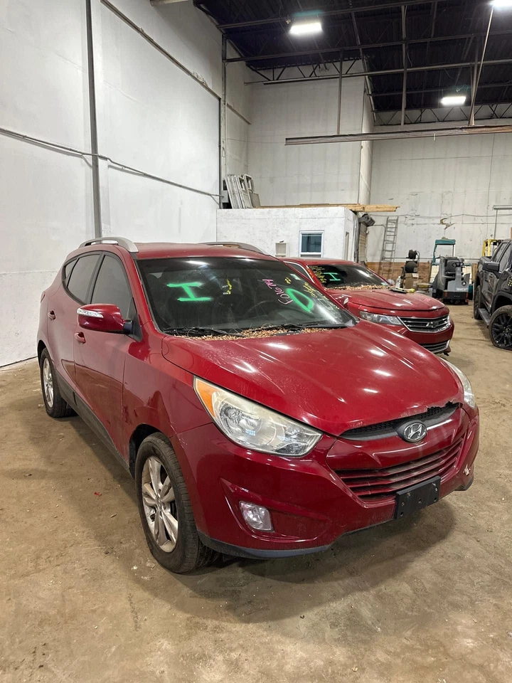 Used Washer Fluid Reservoir fits: 2013 Hyundai Tucson  Grade A - Image 4 of 4