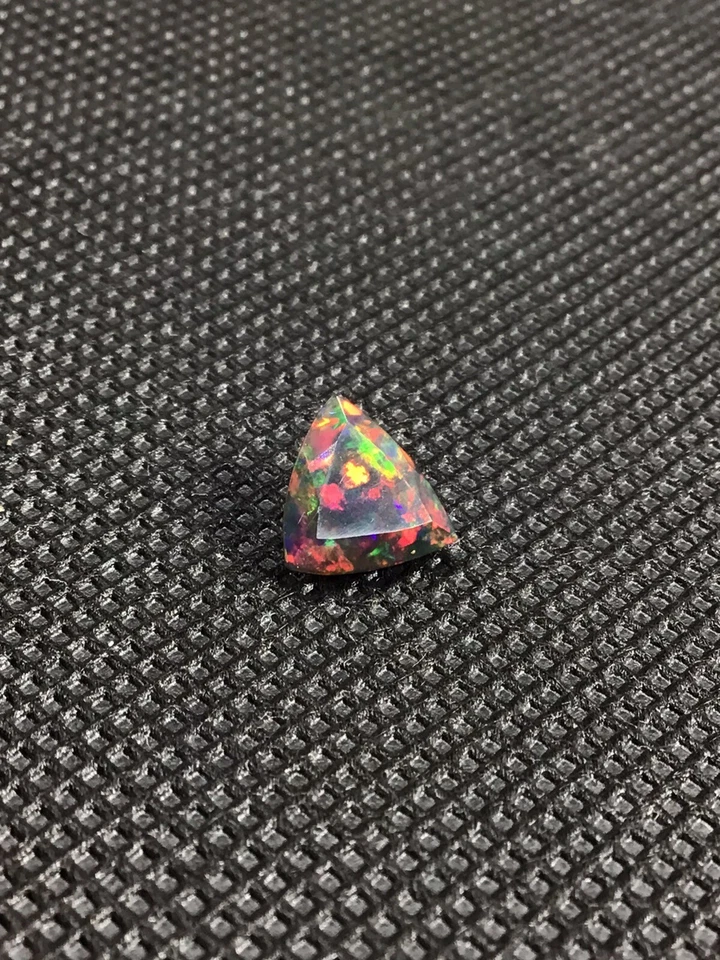 Black Opal 1 Carat Solid Black Trillion Cut Clover Leaf Pattern Gemstone￼￼ - Image 4 of 4