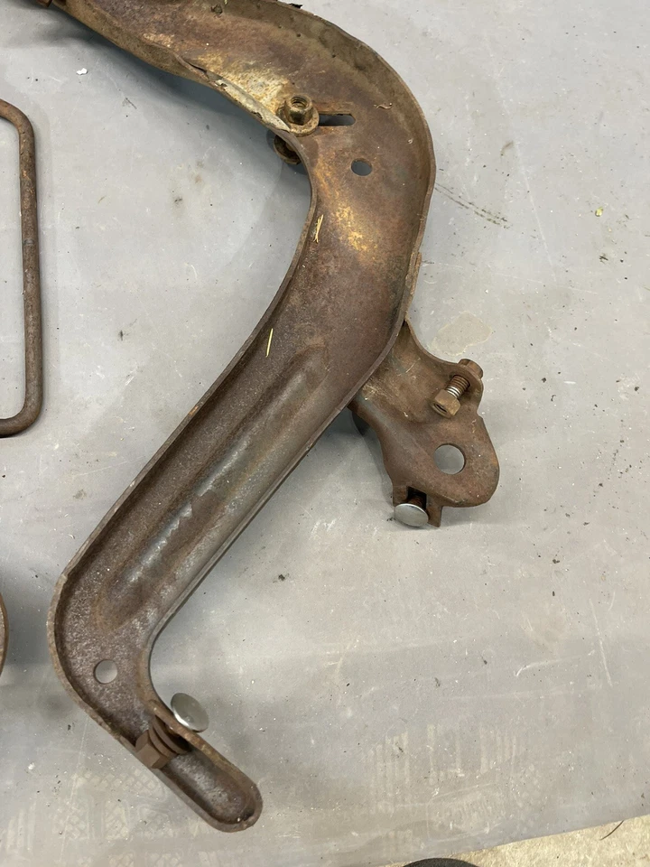 Soportes de parachoques delanteros Chevy Impala 1969 Caprice BelAir Biscayne 69 soportes OEM Foto 2 de 4