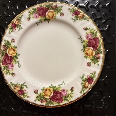 Royal Albert Old Country Roses 8" Salad Plate 1962 Bone China England