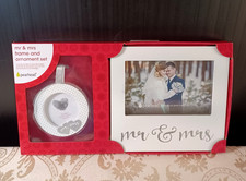 Pearhead 2 Piece White Wooden Mr  Mrs Frame  Ornament Set for 4x6  3x5 Photos