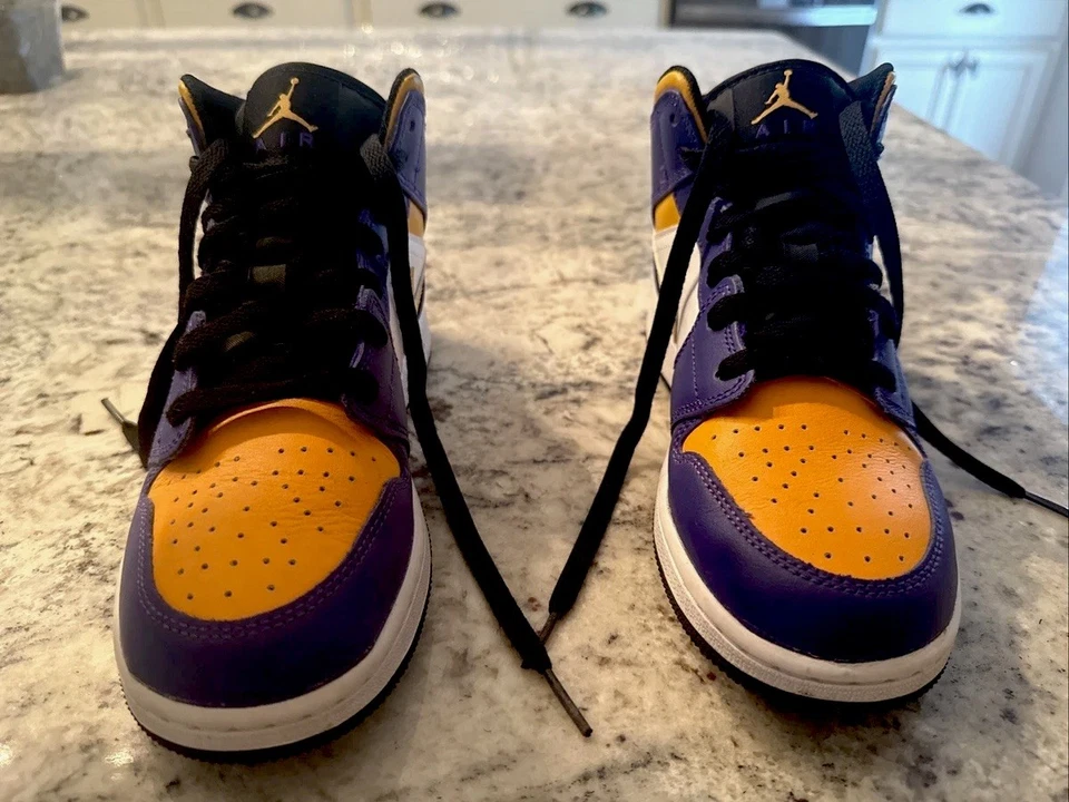 Nike Air Jordan’s Lakers Foto 2 de 4