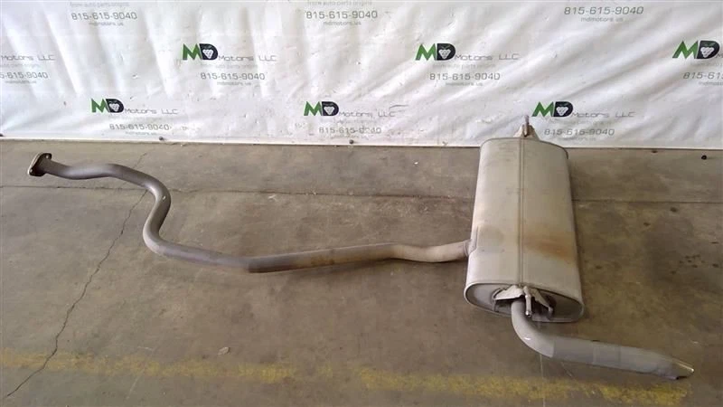 Silenciador resonador escape Nissan Sentra 2020-2024 con tubo 201006LB2A Foto 2 de 4