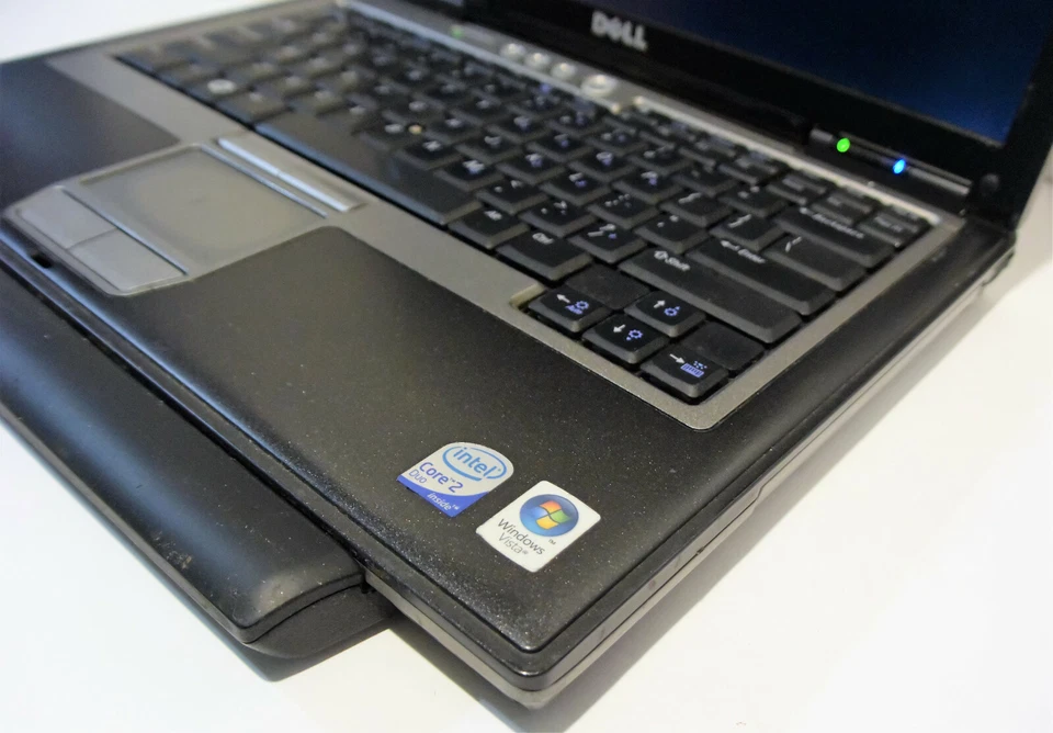 Dell Latitude D630 14.1'' Notebook (Intel Core 2 Duo) - Parts/Repair - Image 4 of 4