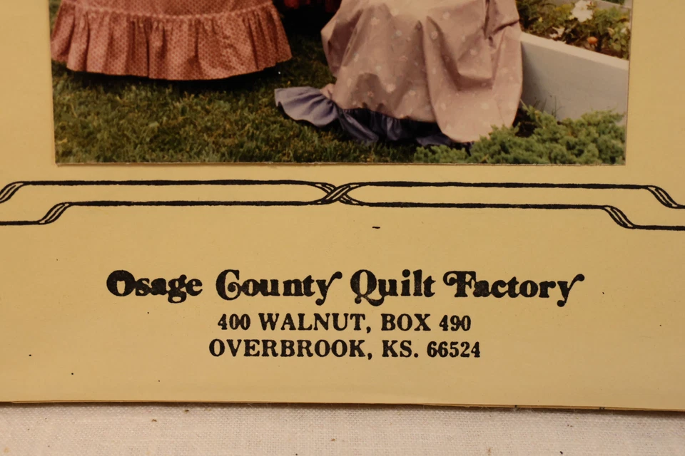 Vintage Apron Patterns sewing craft never used A Quilters Apron etc - Image 3 of 4