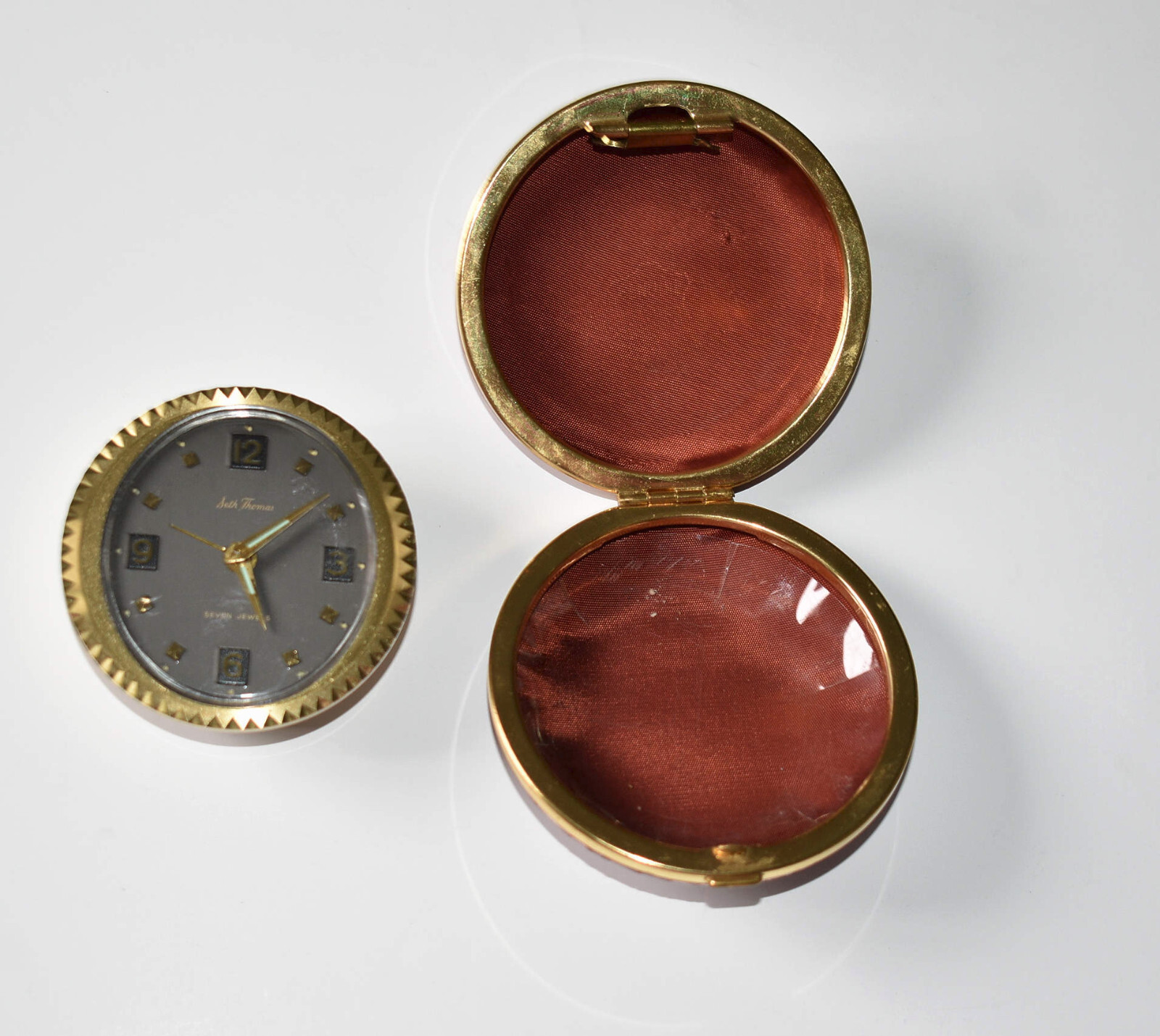 Vintage Seth Thomas Travel Alarm Clock Round Red Leather Clamshell