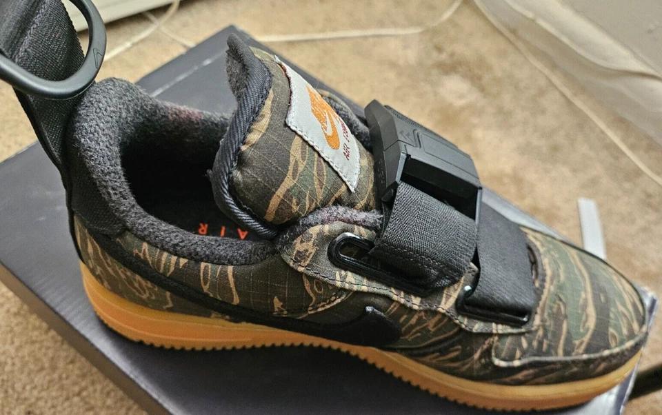 NIKE AIR FORCE 1 UTILITY LOW PREMIUM WIP "CARHARTT CAMO" Size US 9 Low Deal - Image 2 of 4