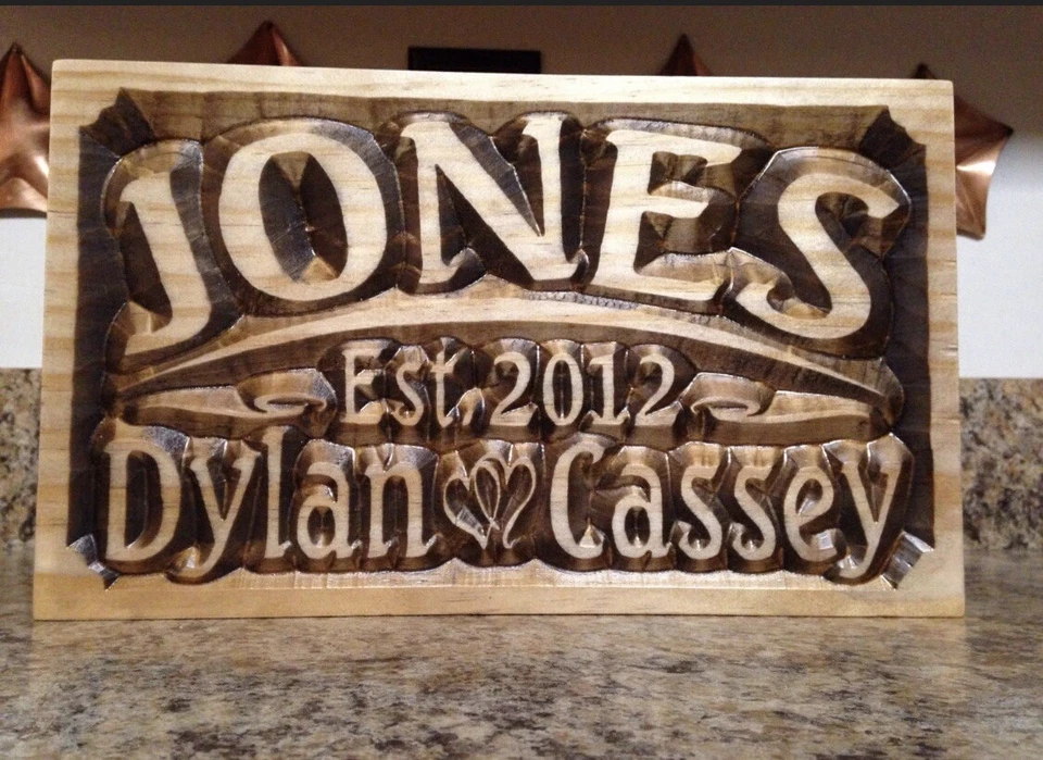 Letrero de apellido personalizado para regalo de boda tallado personalizado de madera apellido Foto 3 de 4