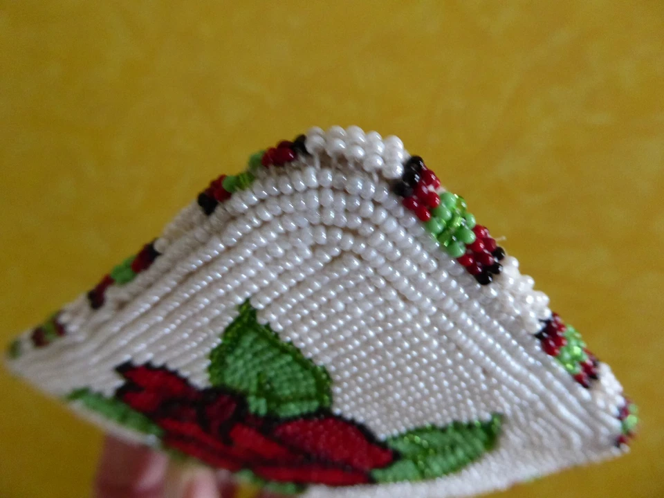 Fivela de cinto com miçangas rosas vermelho e branco contas de sementes étnicas tribais ocidentais 3" X 4" - Imagem 4 de 4