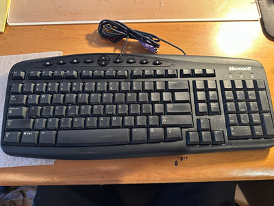 Microsoft Wired Computer Keyboard PS/2 RT2300