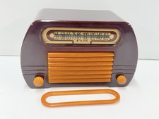 VTG FADA 652 TEMPLE CATALIN DECO TUBE RADIO IN MAROON AND YELLOW