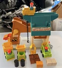 Vintage Fisher Price Little People LIFT AND LOAD DEPOT Near Complete 1977 Nice!!