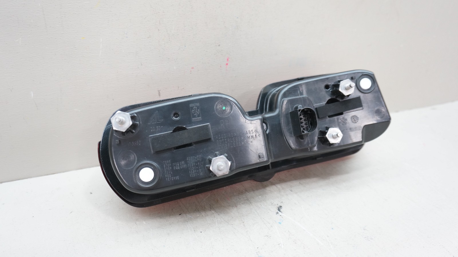 FERRARI SF90 F173 REAR RIGHT PASSENGER SIDE TAIL LIGHT OEM