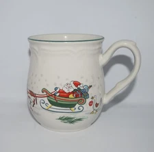 Vintage International China Tableworks Mug Country Christmas Pattern