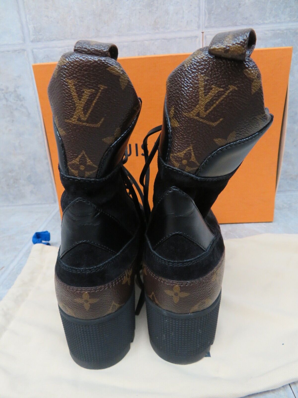 LOUIS VUITTON Suede Calfskin Monogram Laureate Platform Desert Boots 39.5  Black 1223971