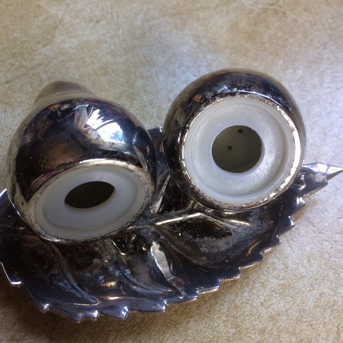 Agitadores de sal de manzana pera de manzana vintage enchapados en plata con bandeja de hojas - Imagen 8 de 11