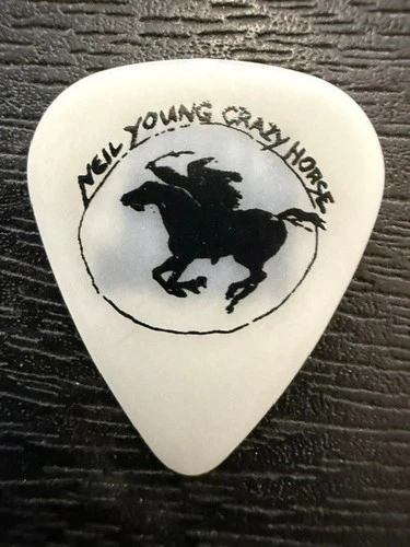 NEIL  YOUNG /   TOUR  GUITAR PICK
