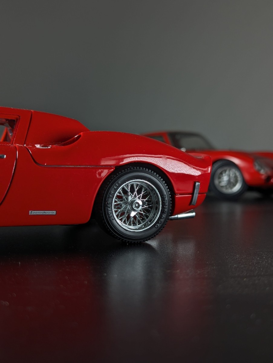 【ブラーゴ】フェラーリ250ルマン1965 Ferrari 250 le Mans 1965 Model Car 1:18 Scale Diecast