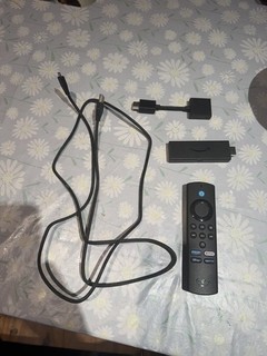 Amazon Fire TV Stick con telecomando vocale Alexa (3a generazione) S3L46N Usato pochissimo.