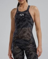 TYR Avictor 2.0 Closed Back Tech Suit One Piece Swimwear Size 27