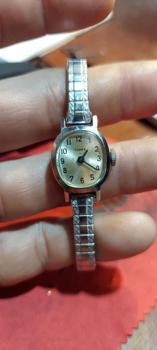 Timex Mechanical Handwind Silver Ladies Watch Vintage 1970s