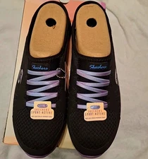 Sketchers Sport Active  Air Cooled Memory Foam Provides Comfort And Support