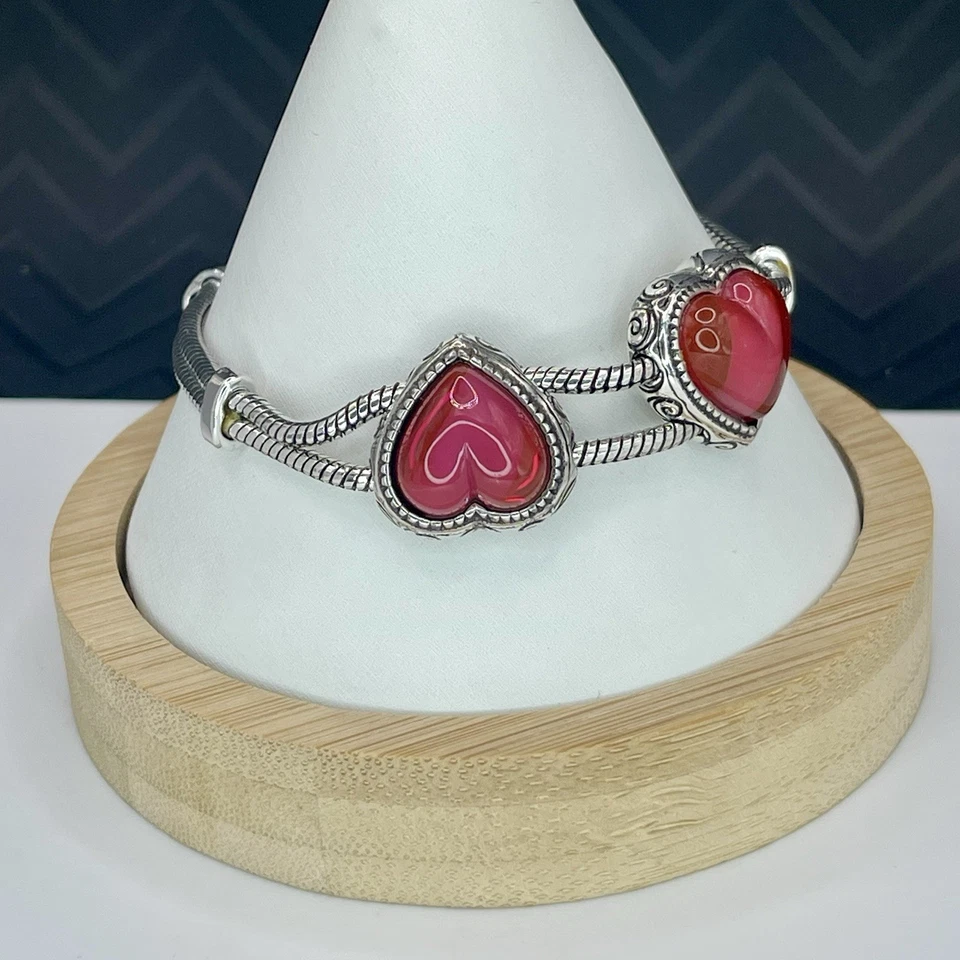 Brazalete Cabujón Corazón Rojo Cadena Serpiente Doble Brighton Tono Plata Antiguo Foto 2 de 4