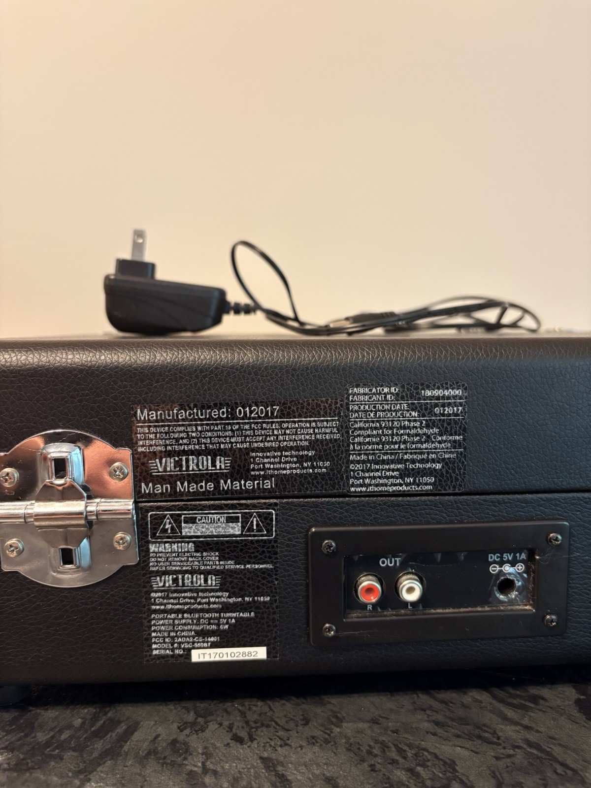 VICTROLA Black Automatic Portable Record Player USED, VERY GOOD CONDITION