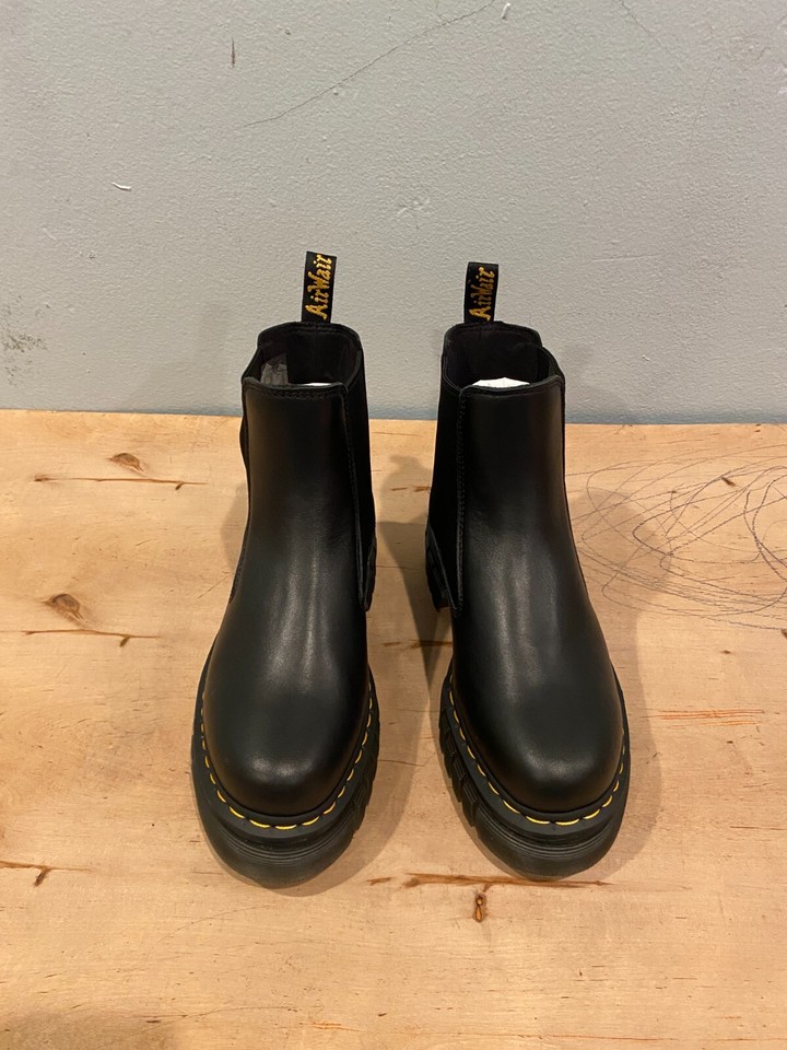 NWOT/B Women's Dr. Martens Audrick Chelsea Boot , Smooth Black Leather