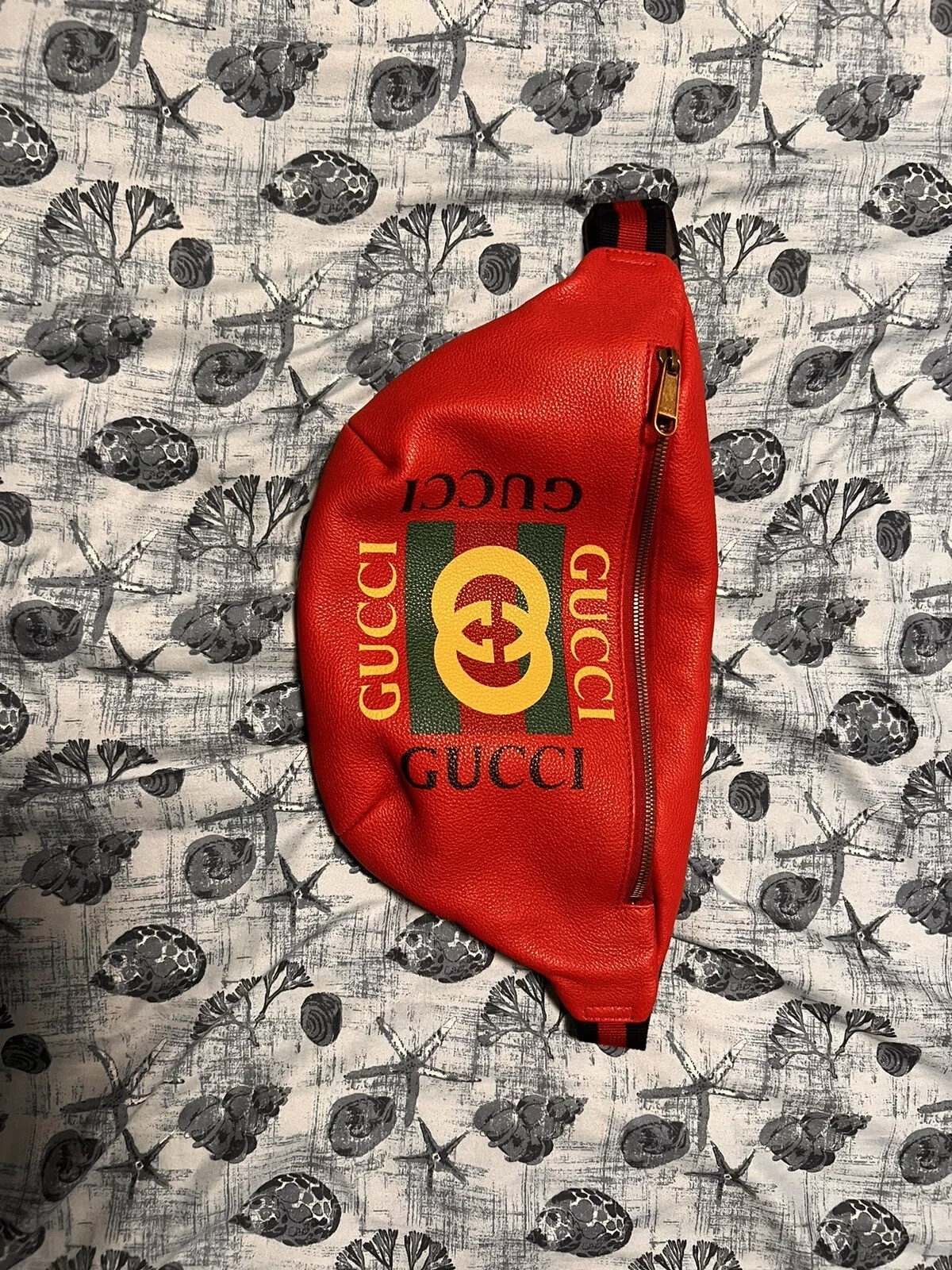 Grand sac bourdonnement ceinture ceinture GUCCI rouge hibiscus