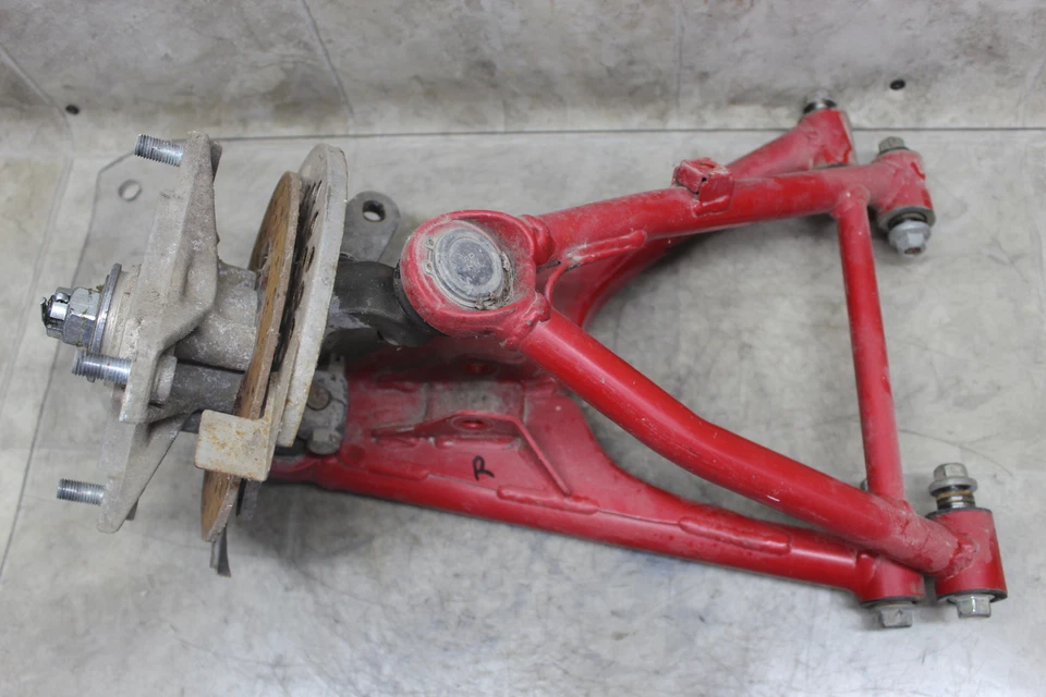 Kawasaki Mojave 250 1998 OEM delantero inferior superior derecho control brazos A buje de husillo Foto 2 de 4