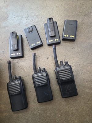 3 Total 2x VX-261 1x Vx-231 VHF Radio channel NO Charger Vertex Standard